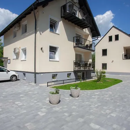 Razingar 9 Apartment *